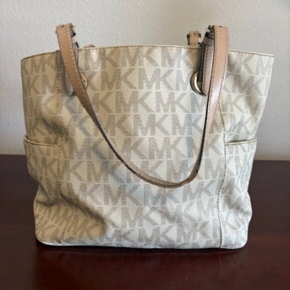 Michael Kors Jet Set Tote - Picture 1 of 8